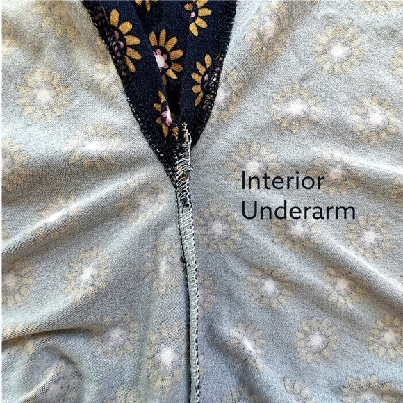 BODEN | FLUTTER SLEEVE FRENCH NAVY DAISY STAMP JERSEY DRESS LIKE NEW | SIZE 2 - Picture 7 of 12